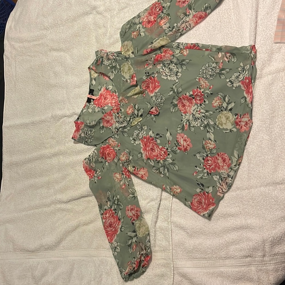 AGB Women Dress Blouse Medium like new